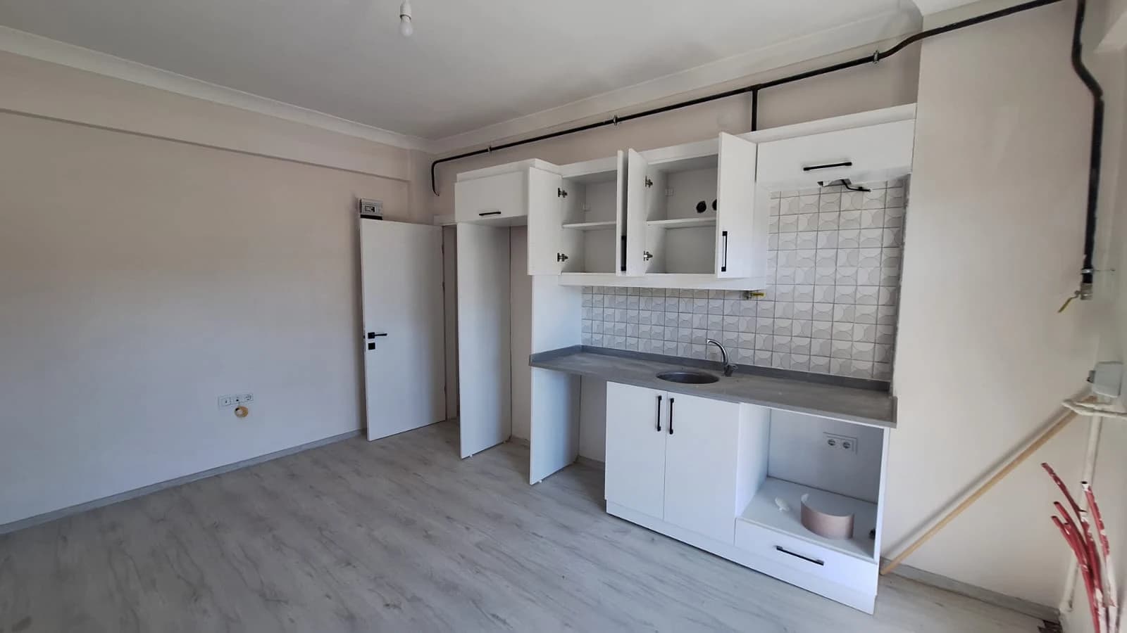 Keşan Sarıkız'da Sıfır, 1+1, Cadde Üzeri Daireler